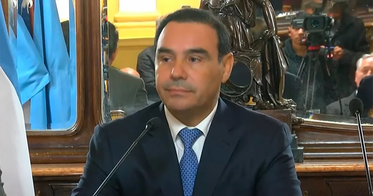 O governador de Corrientes tentou justificar seu tweet sobre o caso do Empréstimo: “Foi por ansiedade, estava assistindo TV”